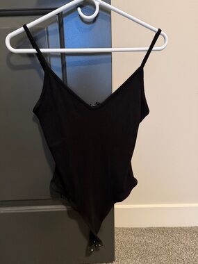 Lulu's Black Ribbed V-Neck Spaghetti Strap Bodysuit
